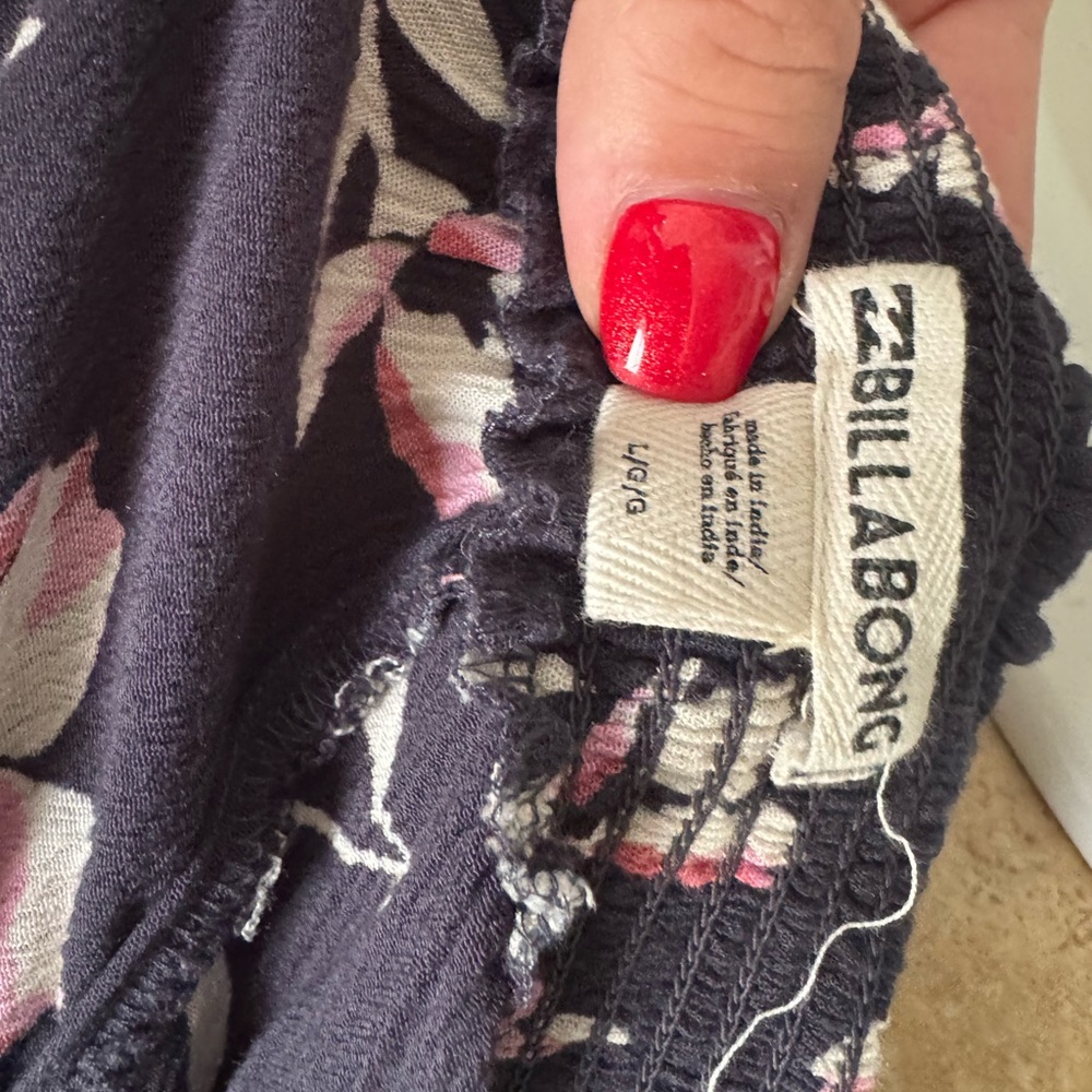 Billabong Dark Gray and Pink Floral Apparel